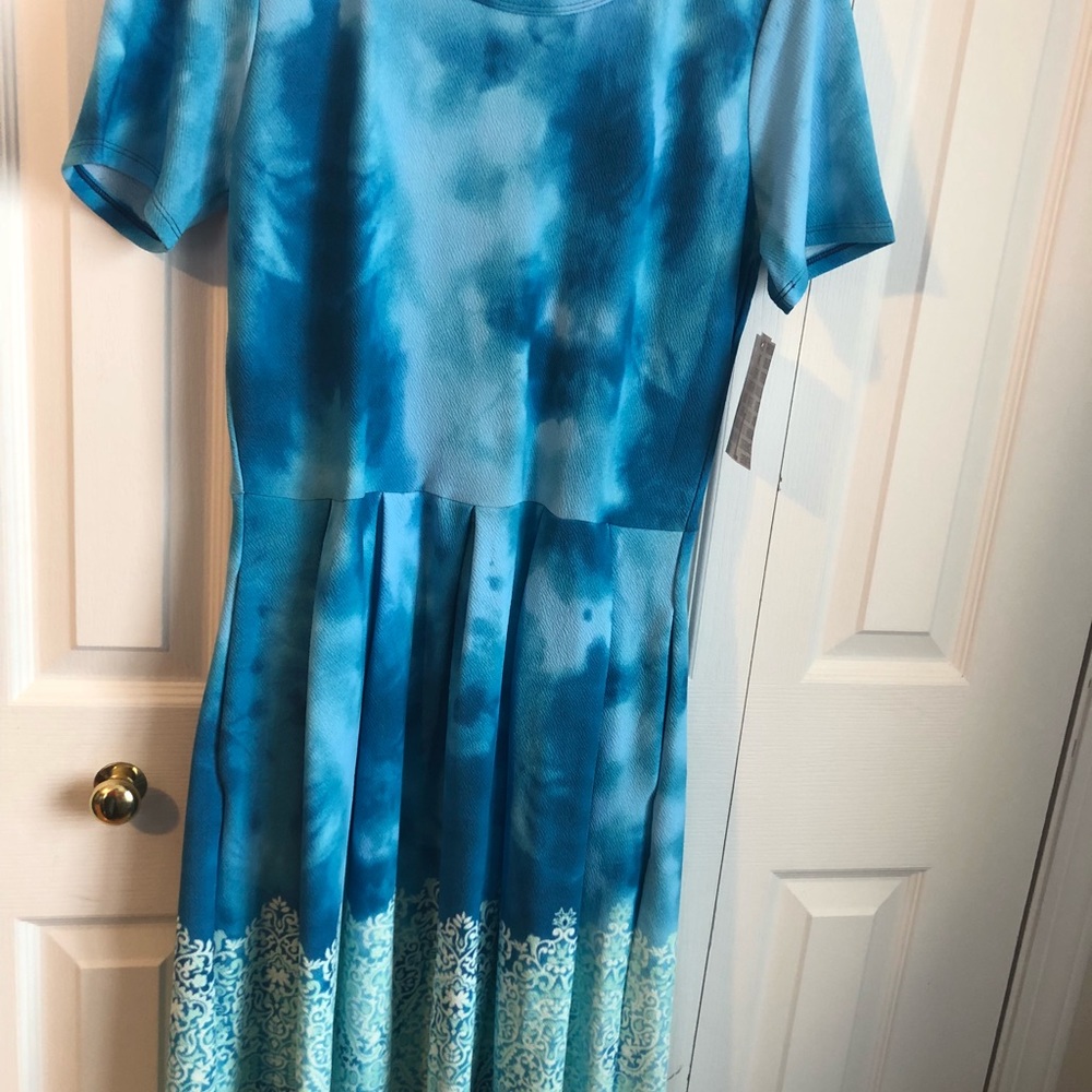 NWT Large Amelia Lularoe